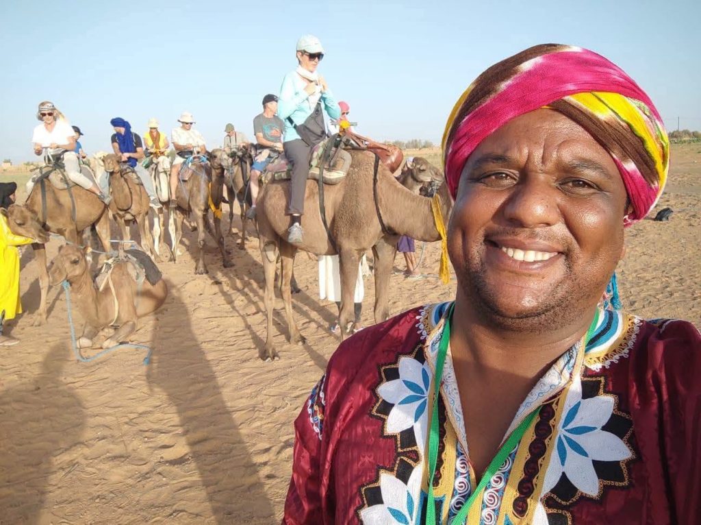 Balade en dromadaire dans le désert marocain avec Mouhsine